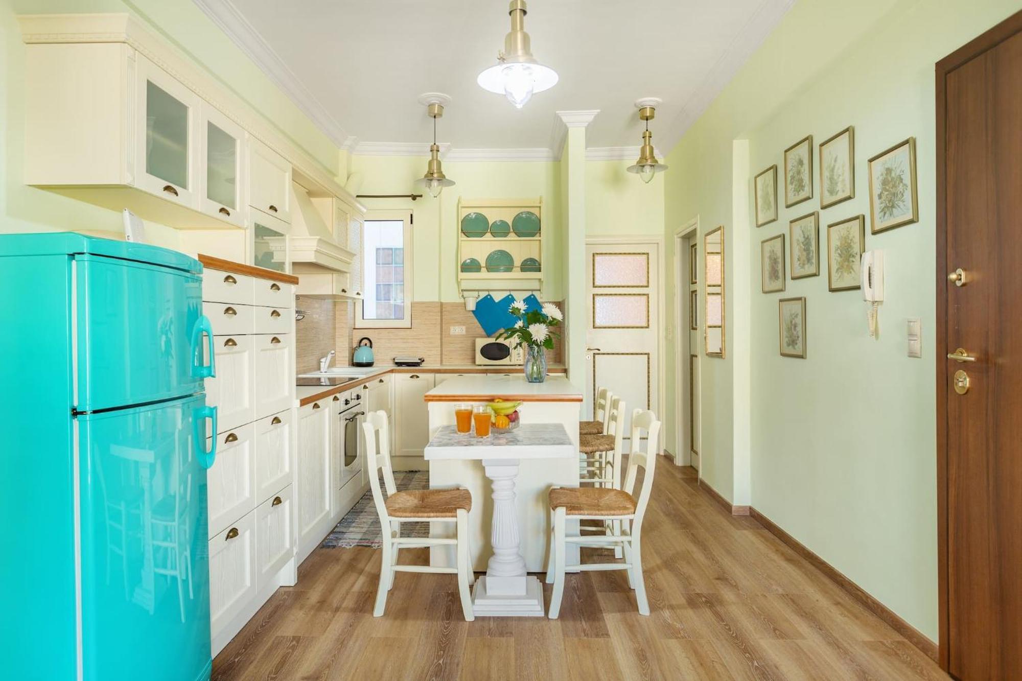 Apartamento Bright, Calming Retreat With A Balcony Near Metro! Atenas Exterior foto